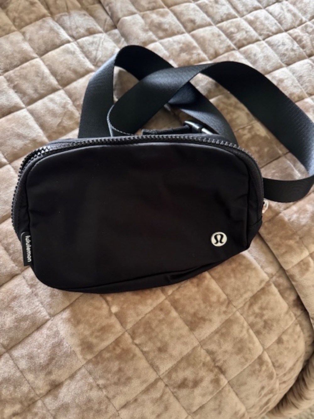 Lululemon Everywhere Belt Bag